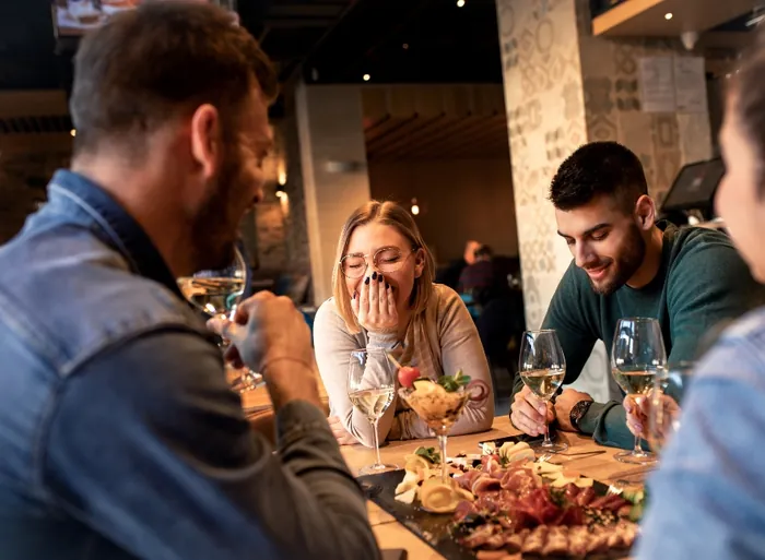 Rachunek z restauracji a koszty firmy – gdzie kończy się biznes, a zaczyna reprezentacja?